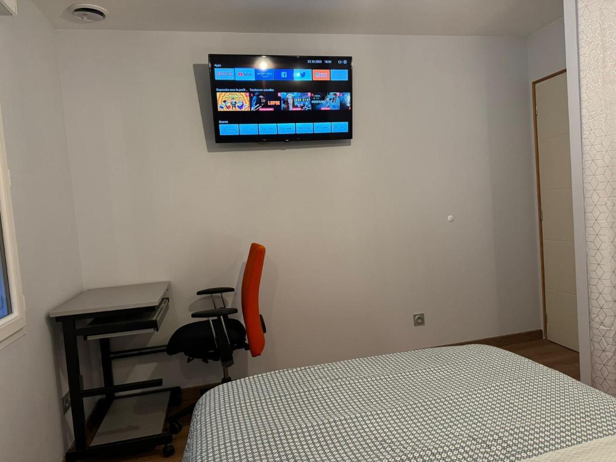Chambre Privee/Climatisee+Tv /Petit Dejeuner Inclu/Tout Confort Nevers Exteriör bild