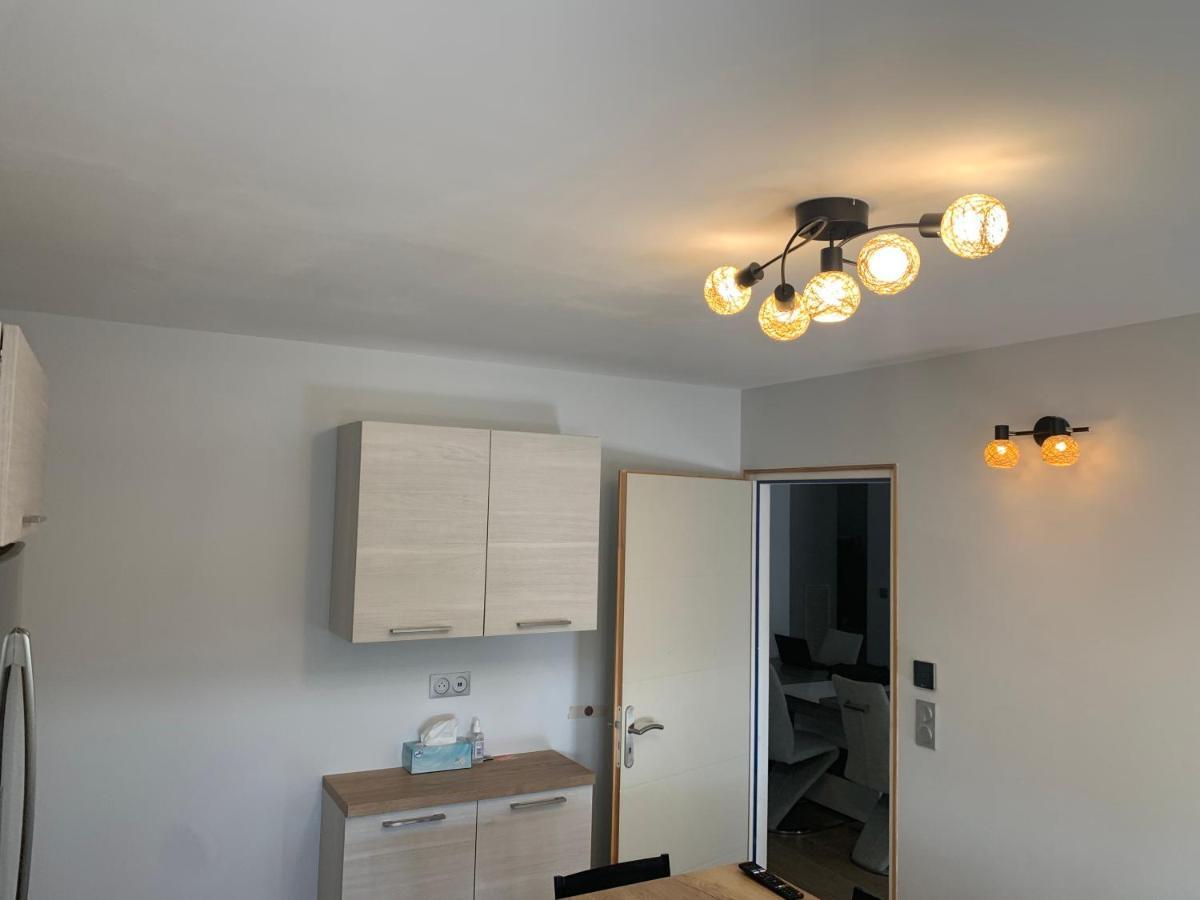 Chambre Privee/Climatisee+Tv /Petit Dejeuner Inclu/Tout Confort Nevers Exteriör bild