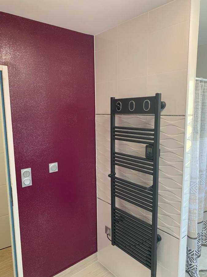 Chambre Privee/Climatisee+Tv /Petit Dejeuner Inclu/Tout Confort Nevers Exteriör bild