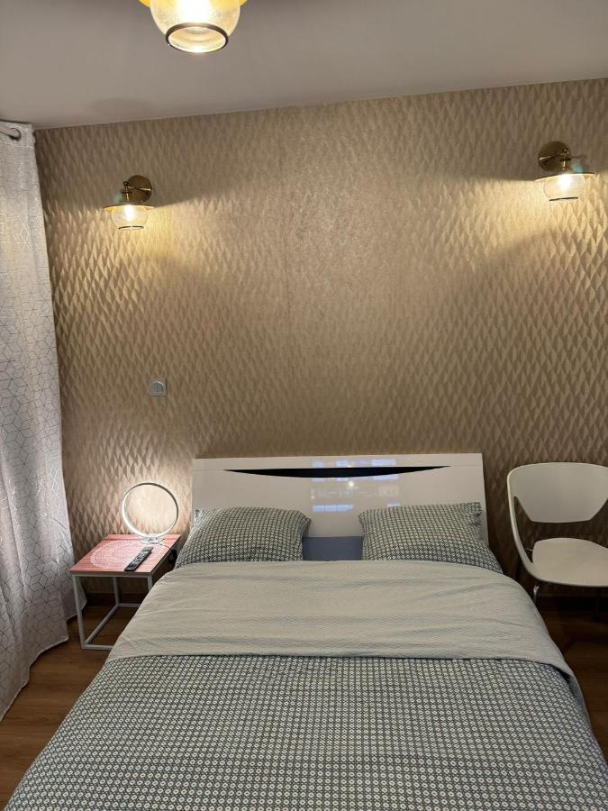 Chambre Privee/Climatisee+Tv /Petit Dejeuner Inclu/Tout Confort Nevers Exteriör bild