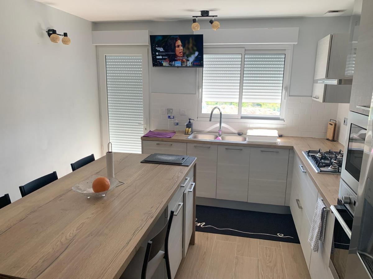 Chambre Privee/Climatisee+Tv /Petit Dejeuner Inclu/Tout Confort Nevers Exteriör bild