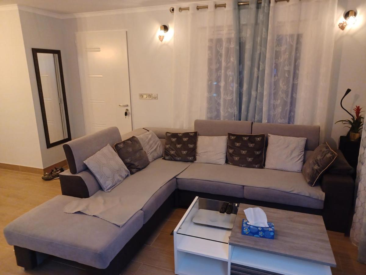 Chambre Privee/Climatisee+Tv /Petit Dejeuner Inclu/Tout Confort Nevers Exteriör bild