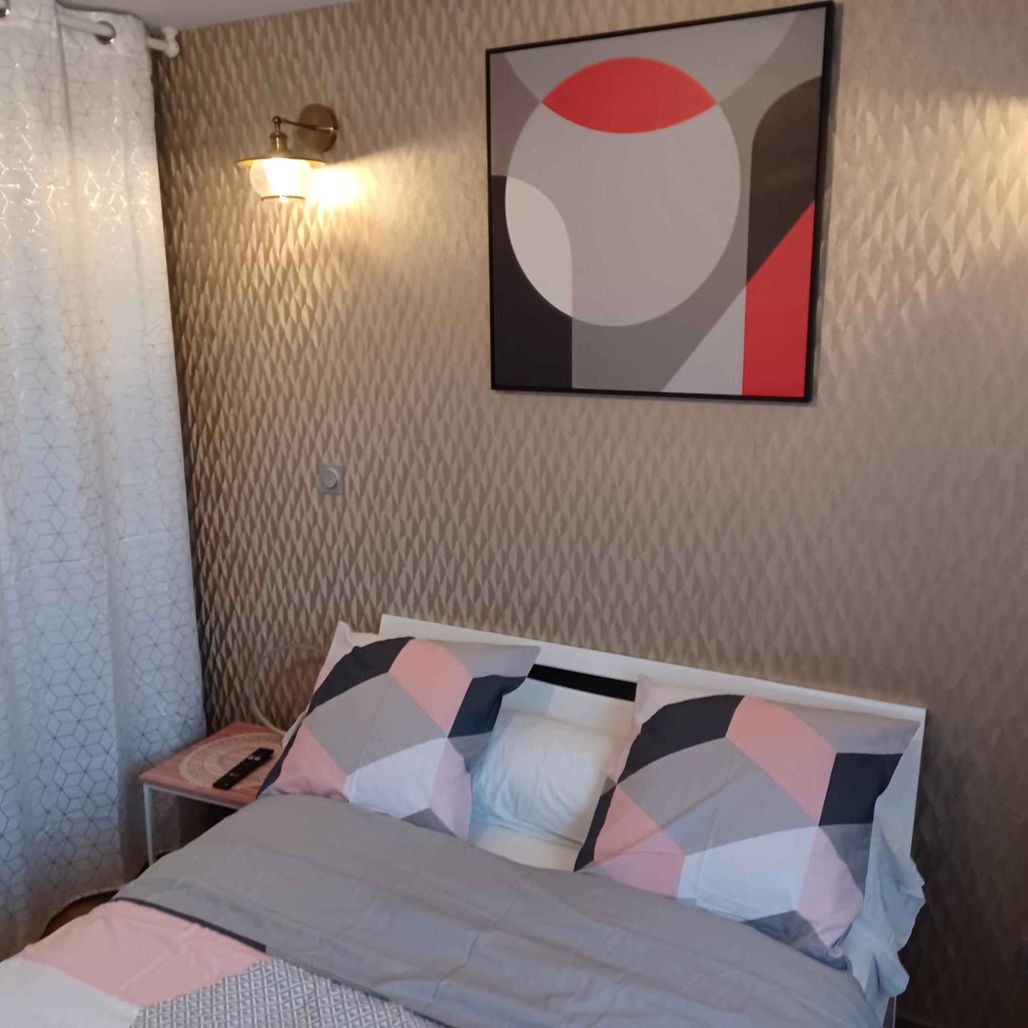 Chambre Privee/Climatisee+Tv /Petit Dejeuner Inclu/Tout Confort Nevers Exteriör bild