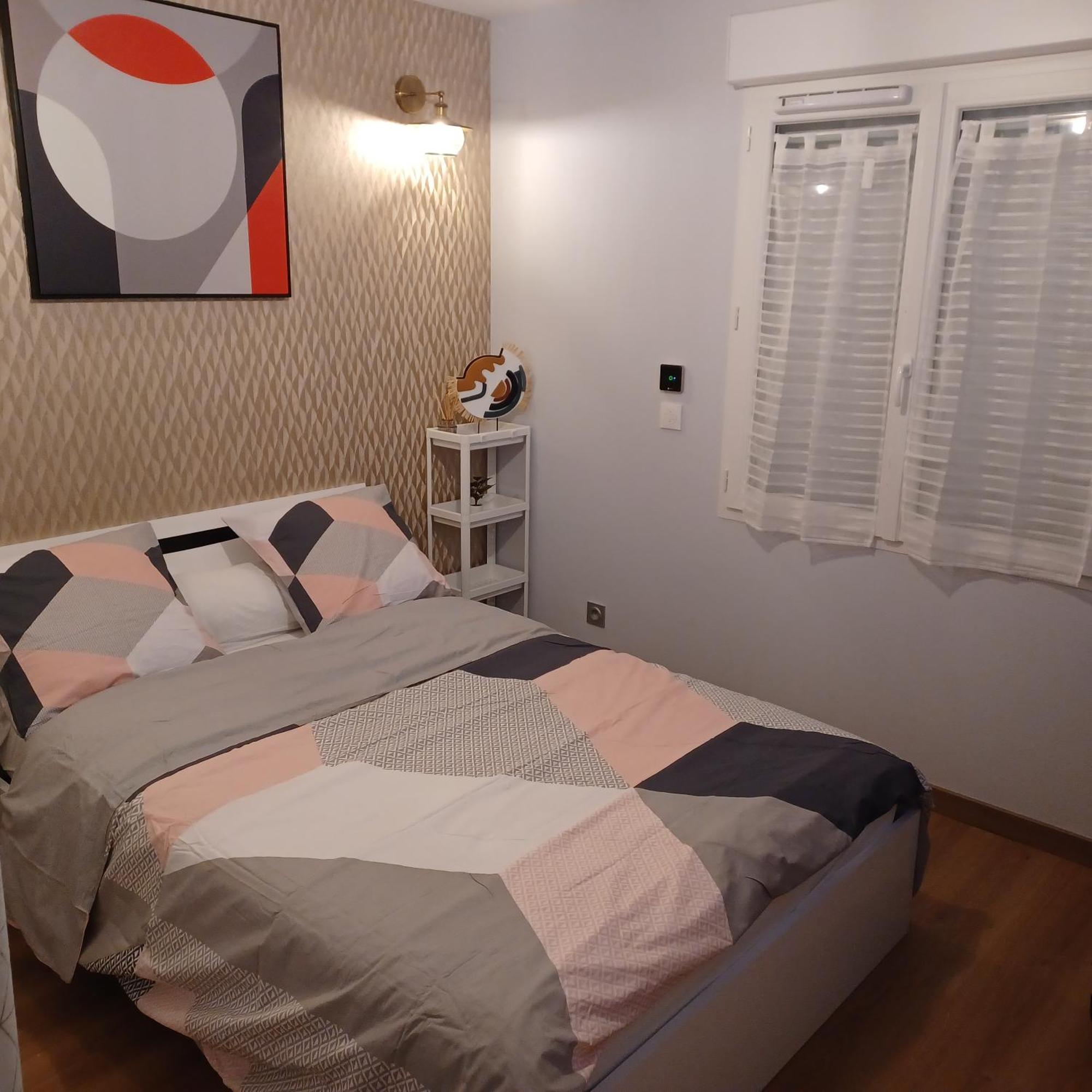 Chambre Privee/Climatisee+Tv /Petit Dejeuner Inclu/Tout Confort Nevers Exteriör bild